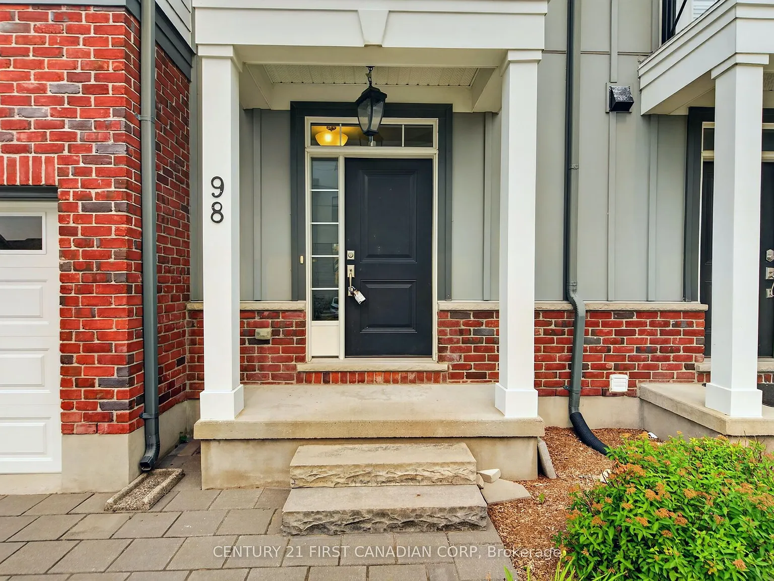 4 bed, $2,800 — Photo 2