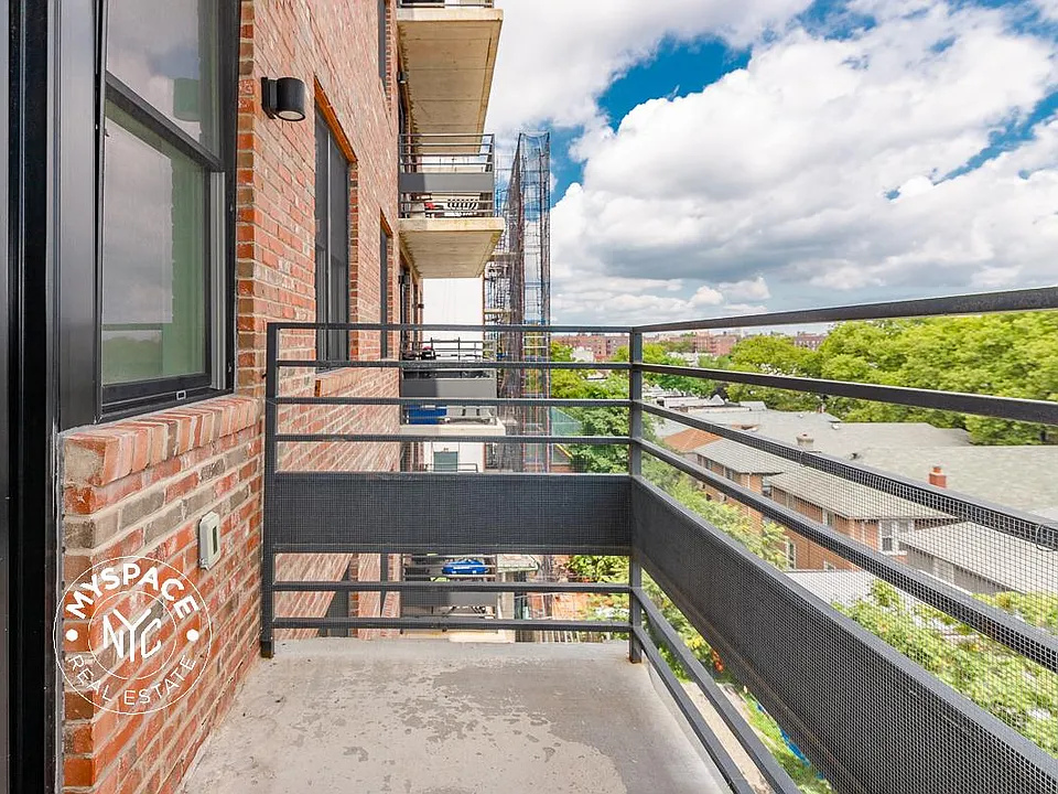 581 Ocean Pkwy #6B