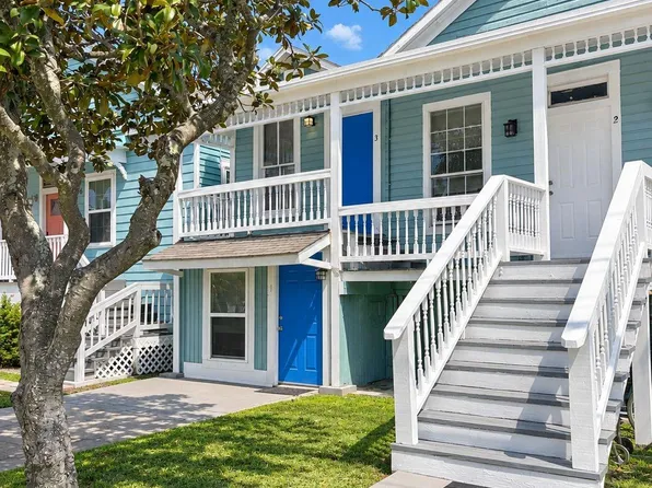 1810 24th St APT 2, Galveston, TX 77550