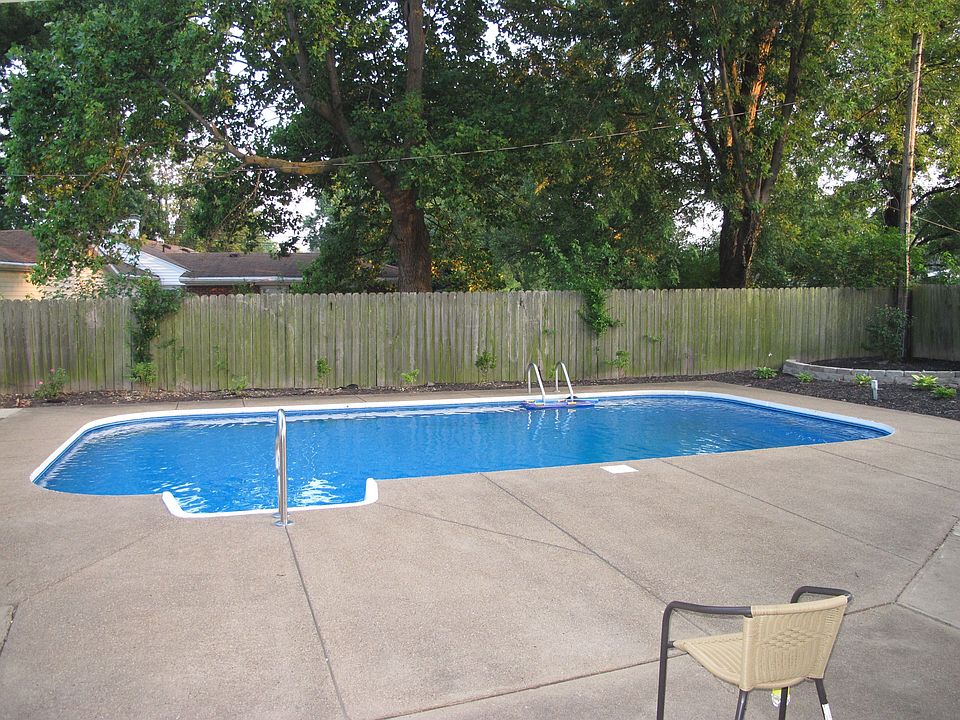 1st image of 1319 S Brentwood Dr