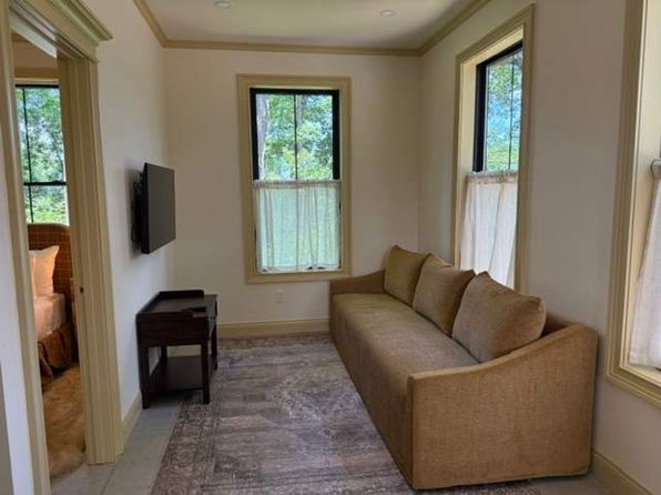 1109 E Buffalo St Floor 6-ID1583695P