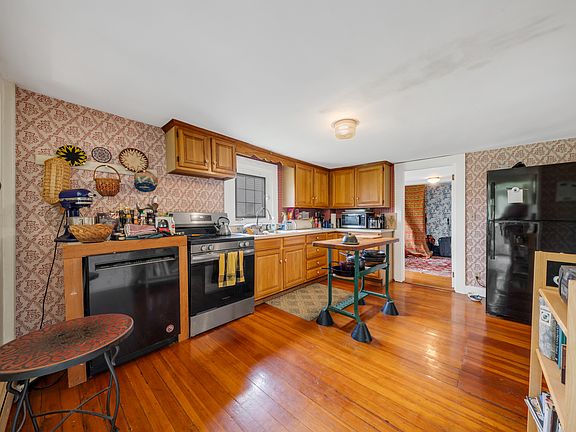 4th image of 69 S Hampton Rd #1