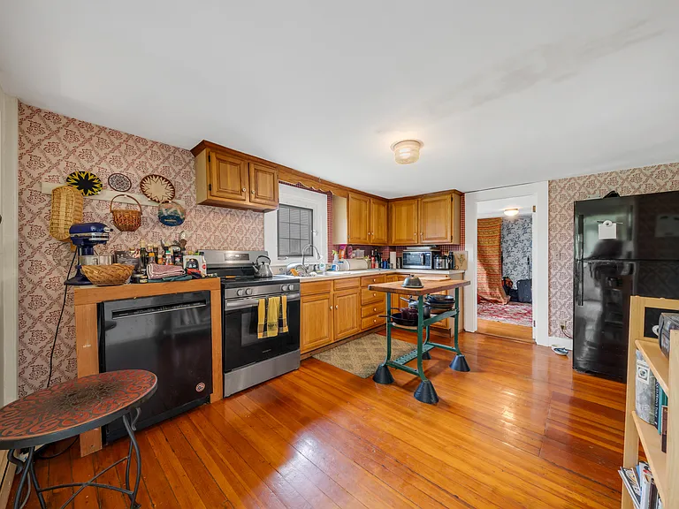 69 S Hampton Rd #1 — Photo 4