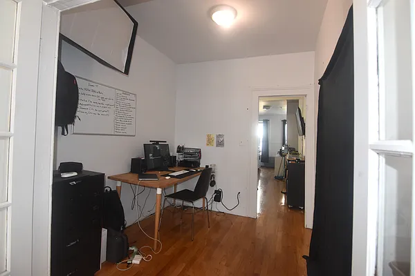 Rented by The Agency | media 23