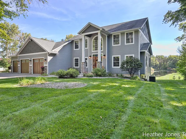 6578 White Pine Dr, Greenville, MI 48838