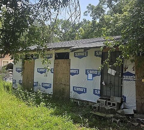 3rd image of 4905 40th Street Cir