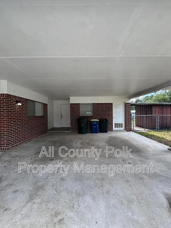 4 bed, 2.0 bath, 1515 sqft, $2,395 — Photo 4