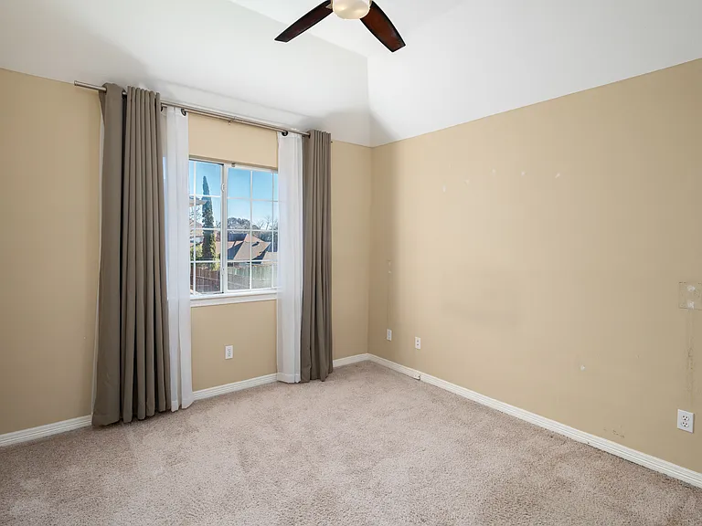 2700 Trophy Dr — Photo 17