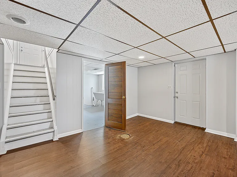 1723 Tuxworth Ave — Photo 9
