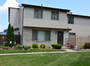 751 Bon Terre Rd, New Lenox, IL 60451