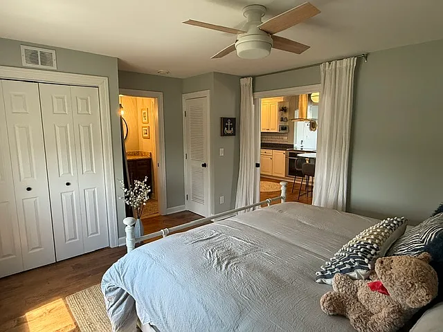 50 Marine Dr #8 — Photo 9