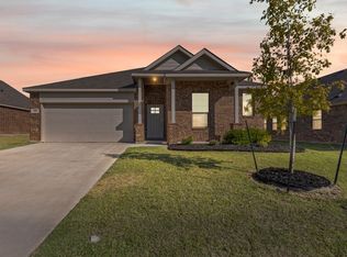 916 Rusty Spur Ln, Haslet, TX 76052