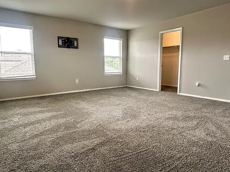 949 E Sparrow Cir — Photo 6