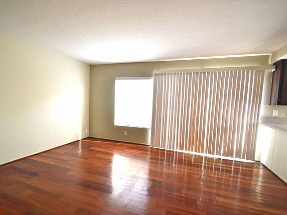 4th image of 3604 Summerset Pl