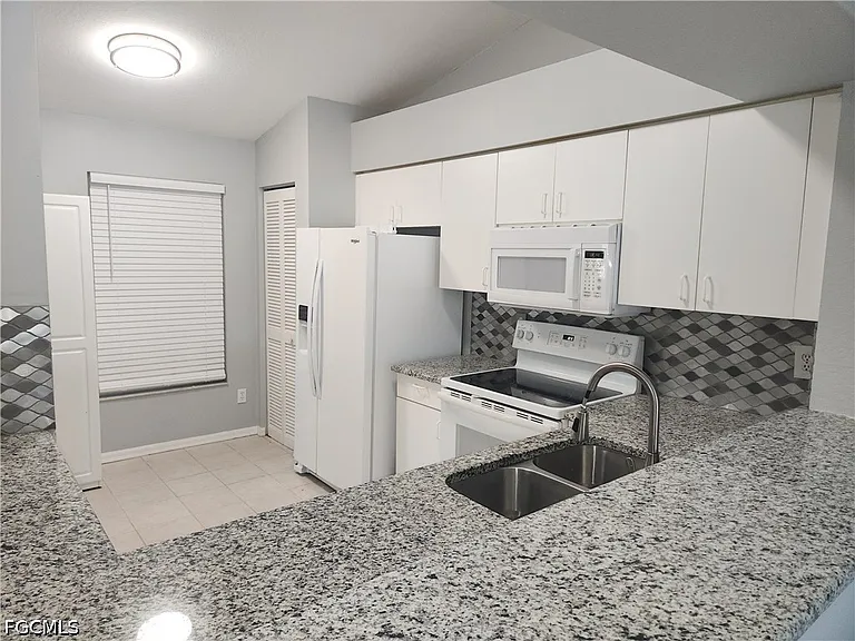 9660 Victoria Ln #A-301 — Photo 2