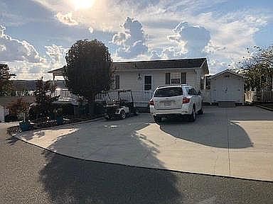 Be the envy w/ample parking