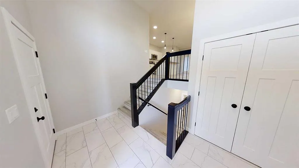 3 bed, 2.0 bath, 1203 sqft, $2,600 — Photo 3