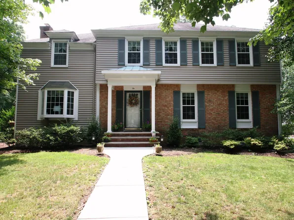 2 Deer Path, Berkeley Heights, NJ 07922