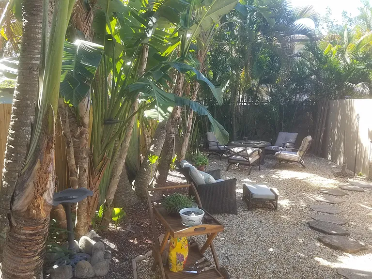 415 NE 8th Ave #COTTAGE ON ALLEY — Photo 8