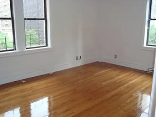 Rented by Platinum Brokerage Group, LLC | media 21