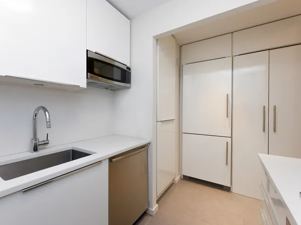 641 5th Avenue image 33 of 57