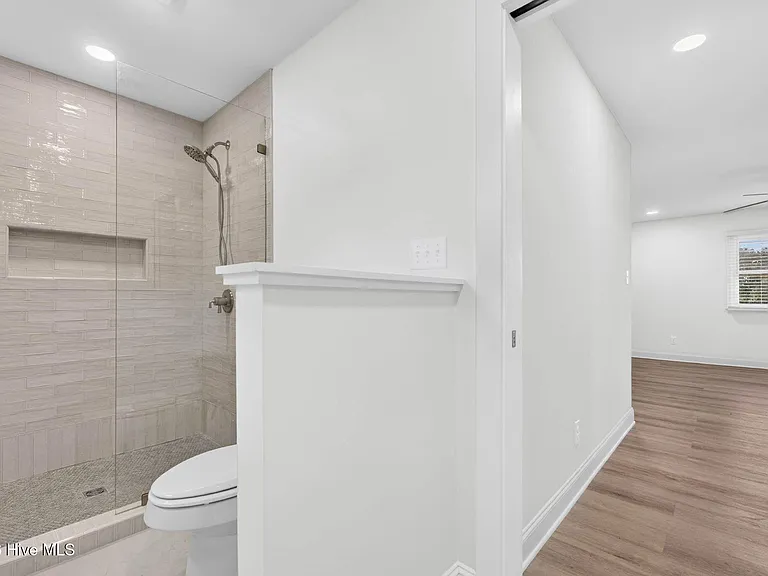 8305 Bald Eagle Ln — Photo 31