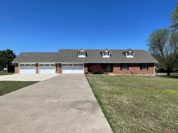 20 Shamrock Dr, Clarksville, AR 72830