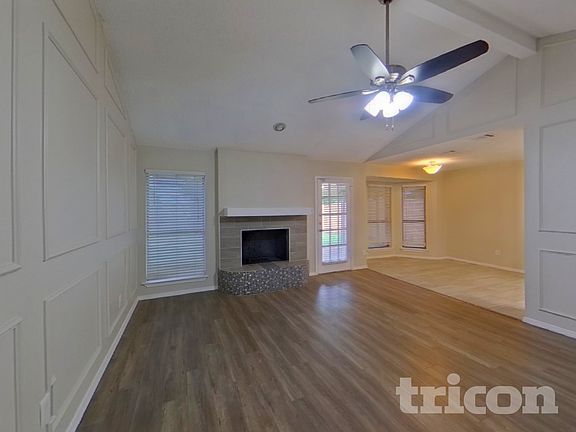 4th image of 3910 Lillie St