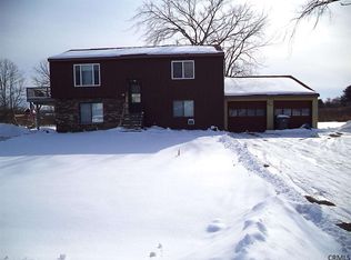 46 Suncrest Dr, Waterford, NY 12188