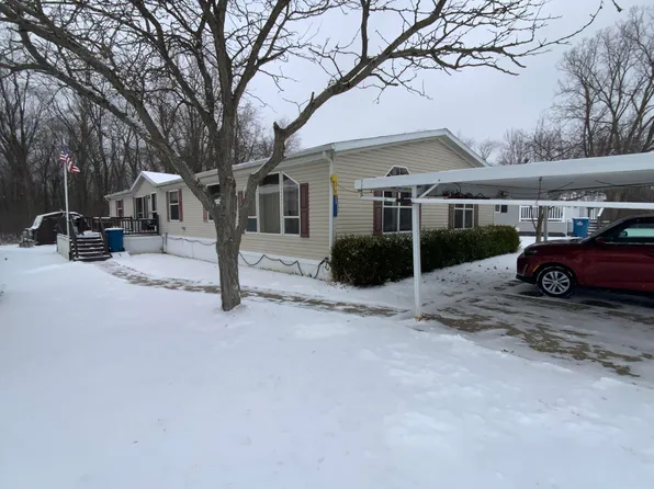 3992 Shoreham Dr, Jackson, MI 49201