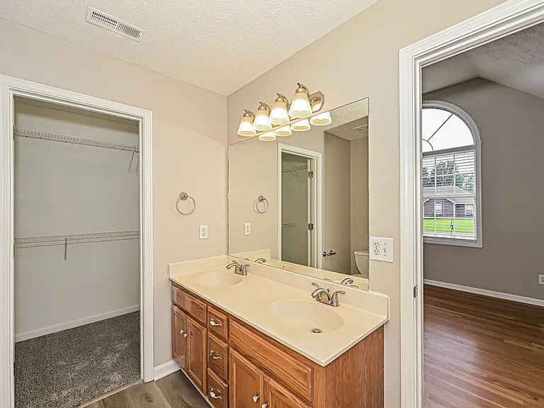 7004 Bridgewater Dr — Photo 12