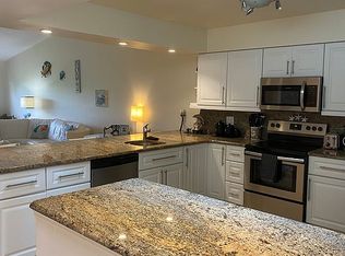 8 Ridgepointe Dr #B, Boynton Beach, FL 33435