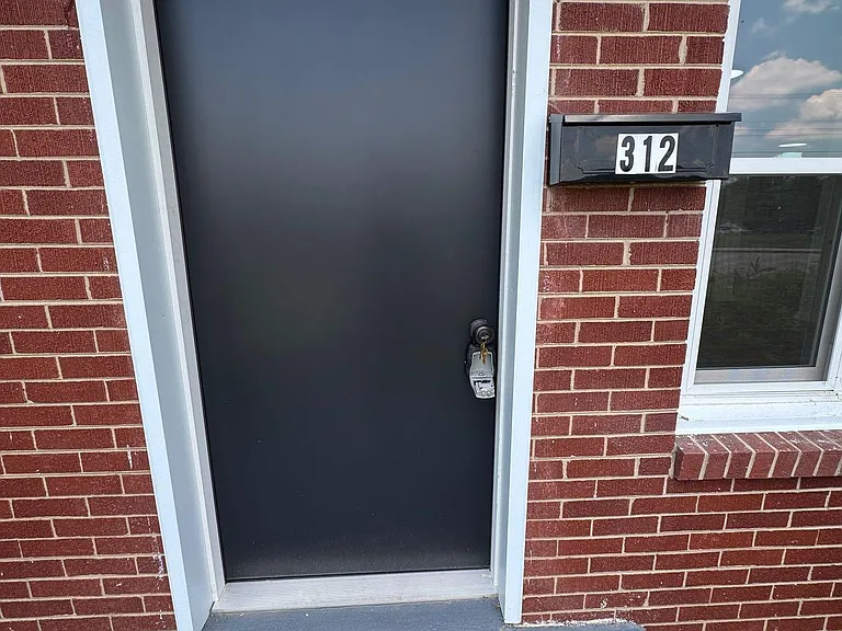 312 Sycamore St — Photo 2