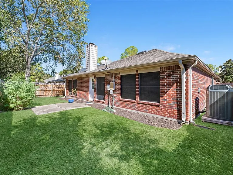 16414 Dawncrest Way — Photo 33