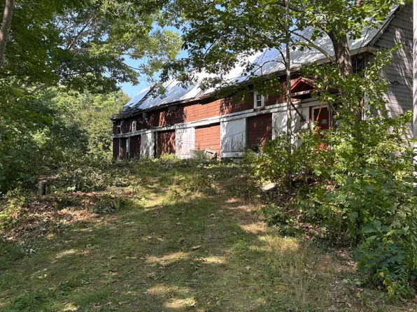 33 Veterans Highway, Brooks, ME 04921