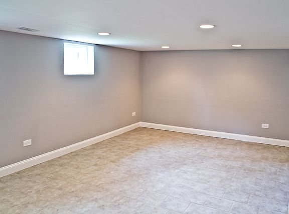 4th image of 15358 Ellis Ave