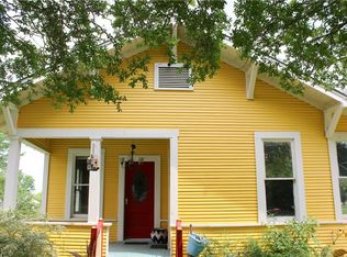 527 Cherry Ave, Luling, TX 78648