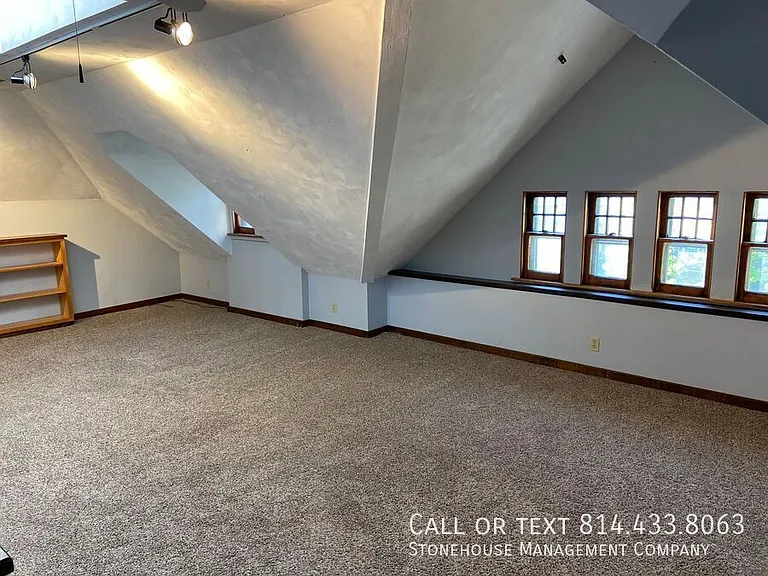 446 W 10th St #5 — Photo 2