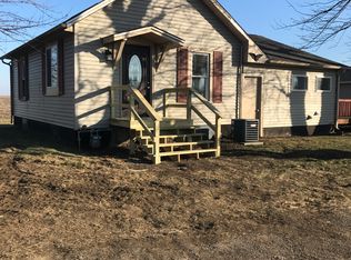 218 Railroad St, Larose, IL 61541