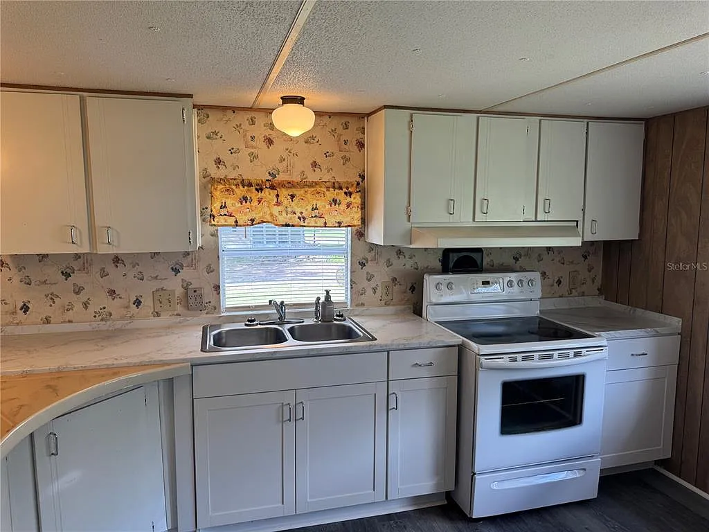 2 bed, 1.0 bath, 924 sqft, $1,025 — Photo 3