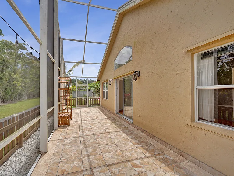 6817 Barnwell Dr — Photo 17