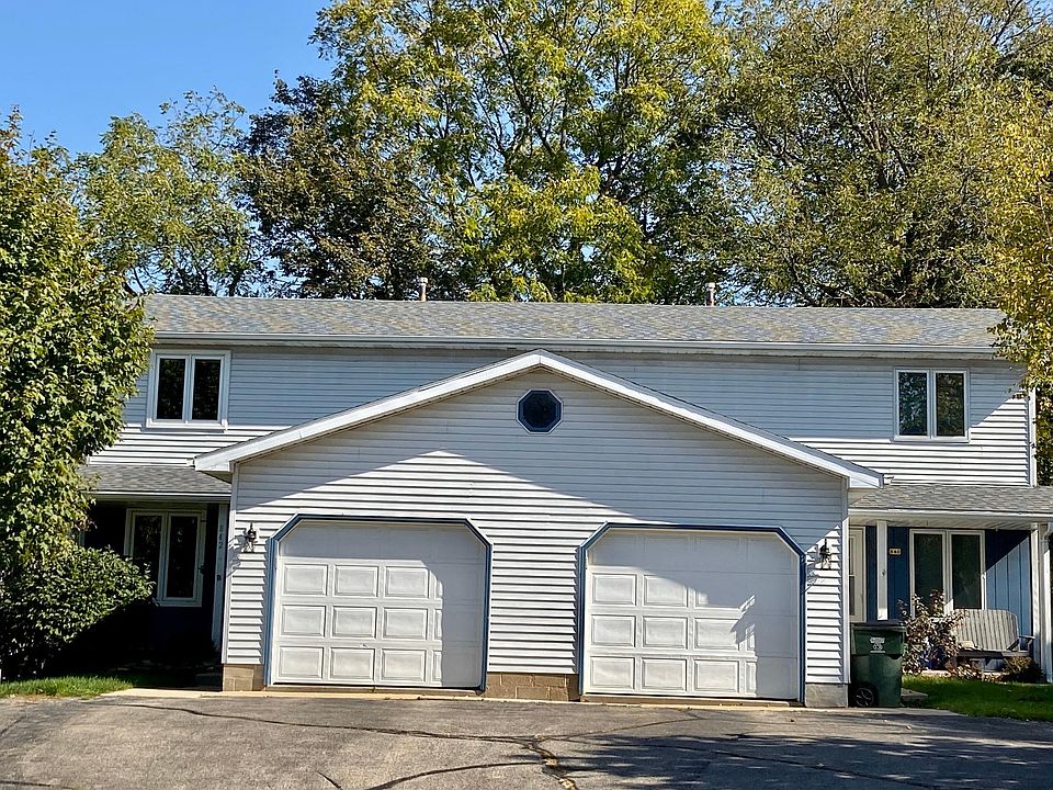 Front View of 840-842 Teutonia Dr Townhouse