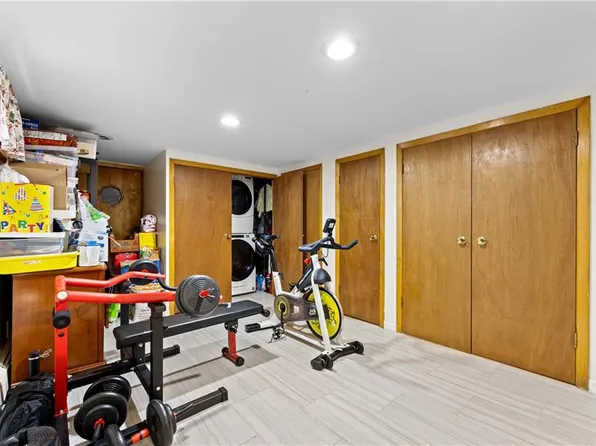 1715 East 35th Street image 17 of 32