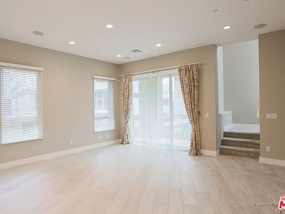 5th image of 5913 Coral Place