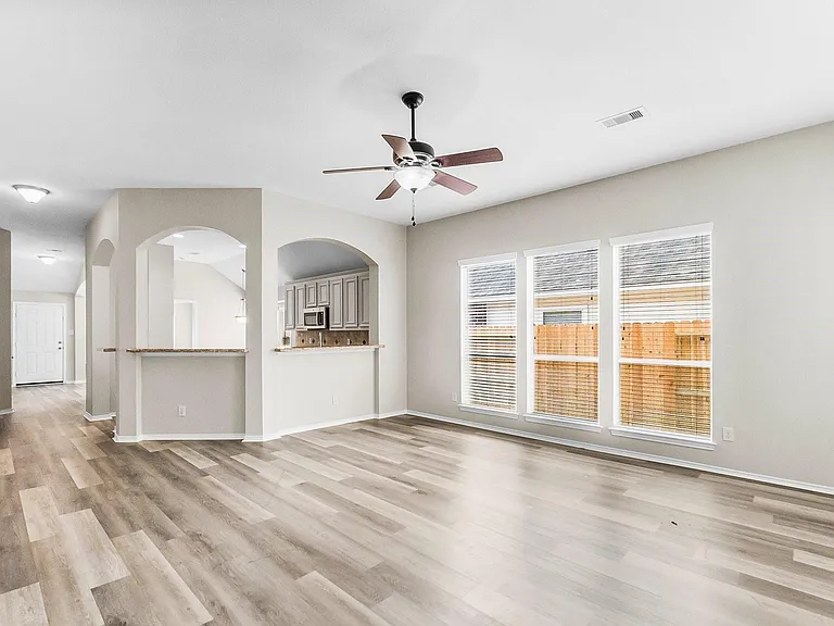 2419 Keegan Hollow Ln — Photo 17