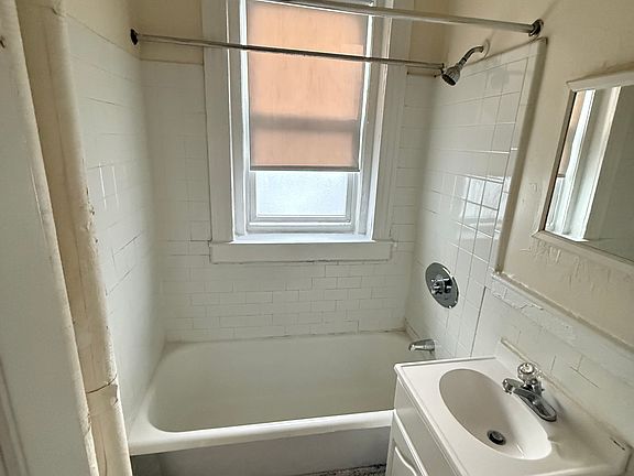 3rd image of 1210 Boylston St #6
