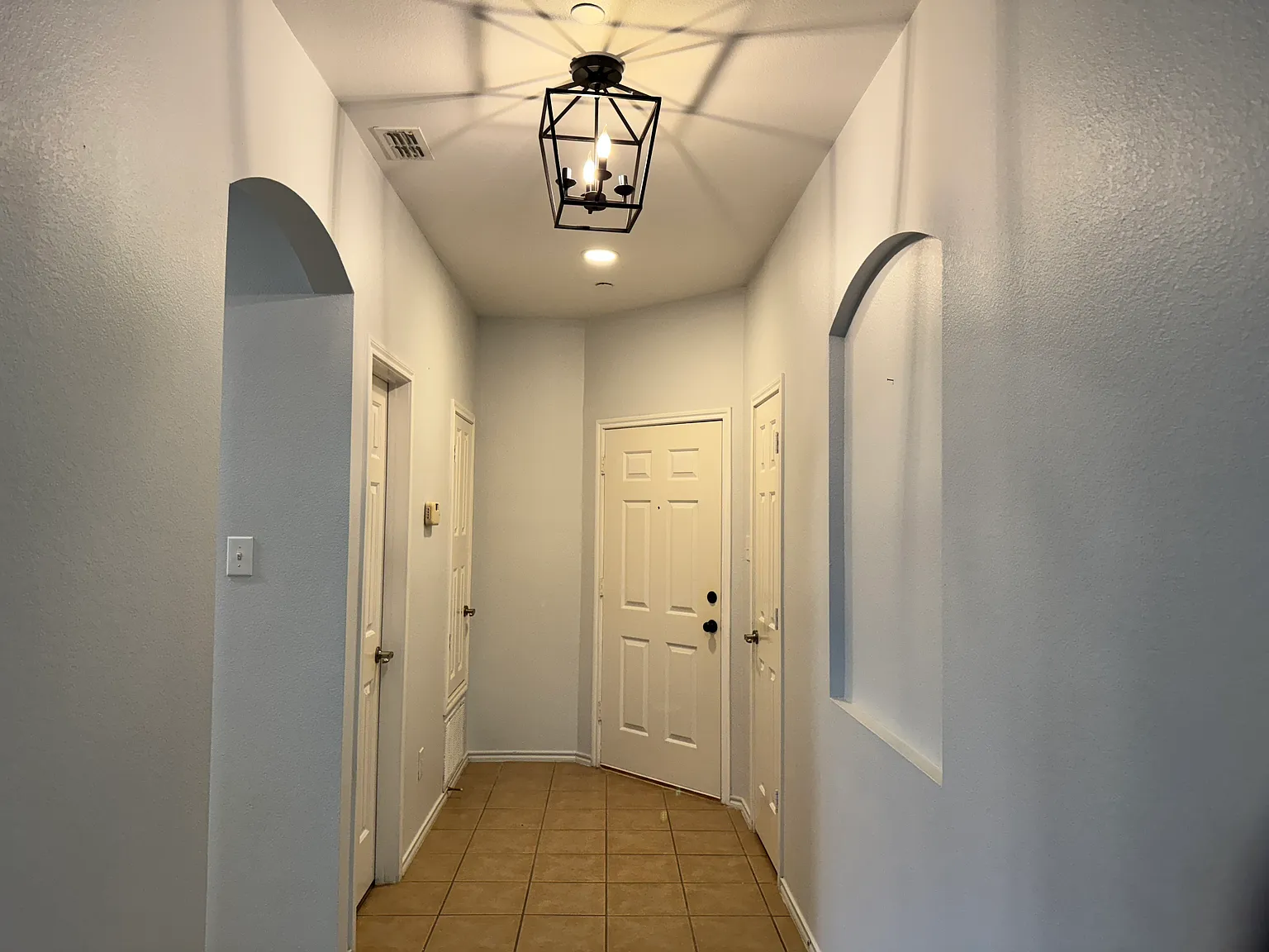 3 bed, 1850 sqft, $2,495 — Photo 3
