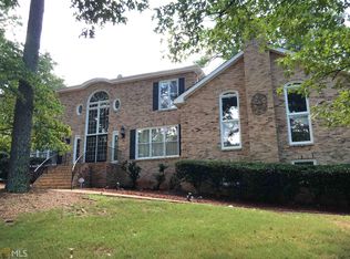 1371 Lakeshore Dr, Snellville, GA 30078