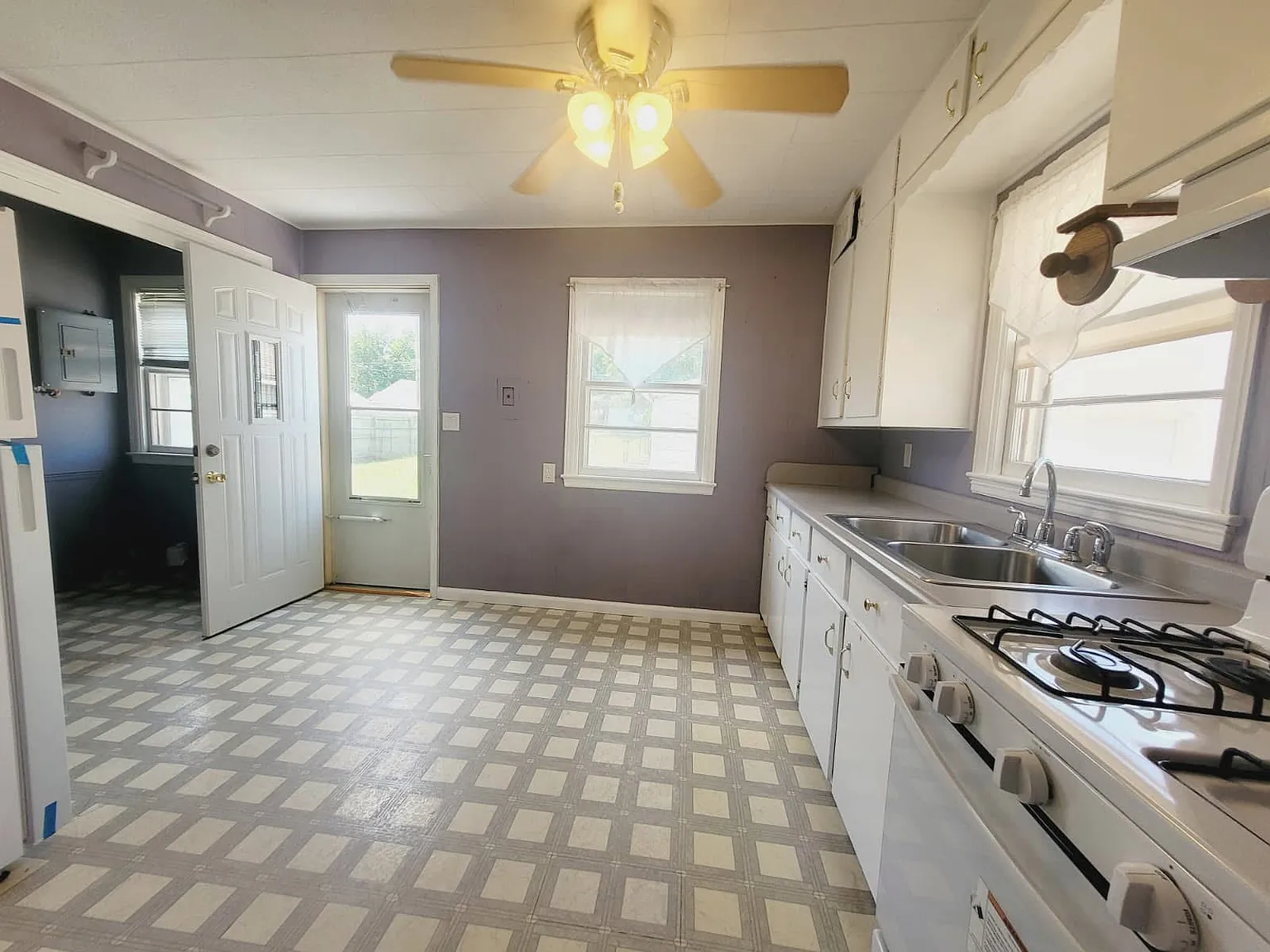 2 bed, 728 sqft, $1,450 — Photo 3
