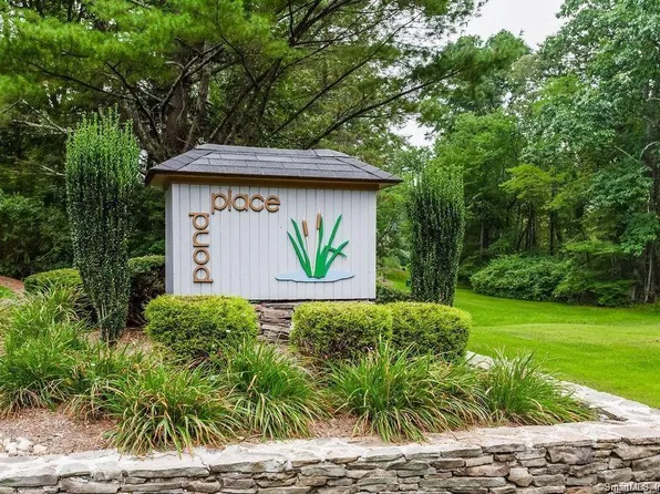 5 Edgewood Cir, Avon, CT 06001